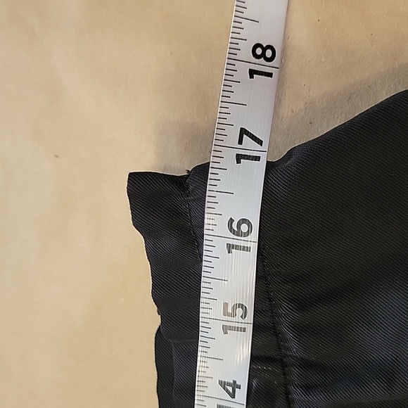 Old Navy Size L Black Elastic with Drawstring Waist Pull-On Shorts, Gently Used - Picture 4 of 10